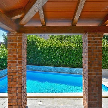 Ferienhaus Mit Privatpool Fuer 5 Personen Ca 80 Qm In Liznjan, Istrien Suedkueste Von Istrien Exterior photo